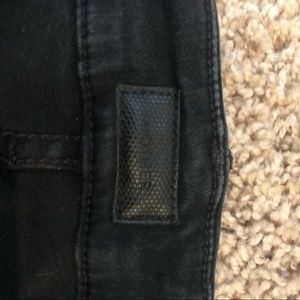 Mother Denim. Black skinny jeans.